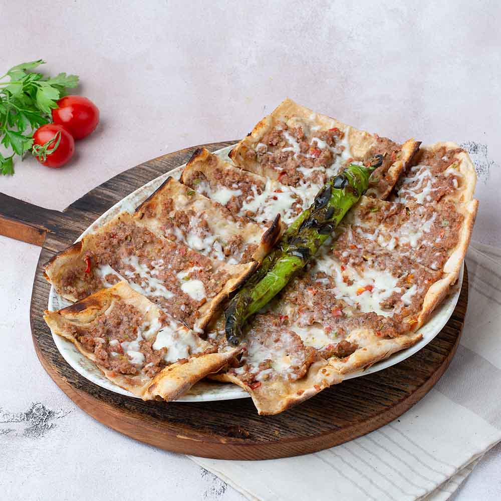 Resim: Kıymalı Kaşarlı Pide