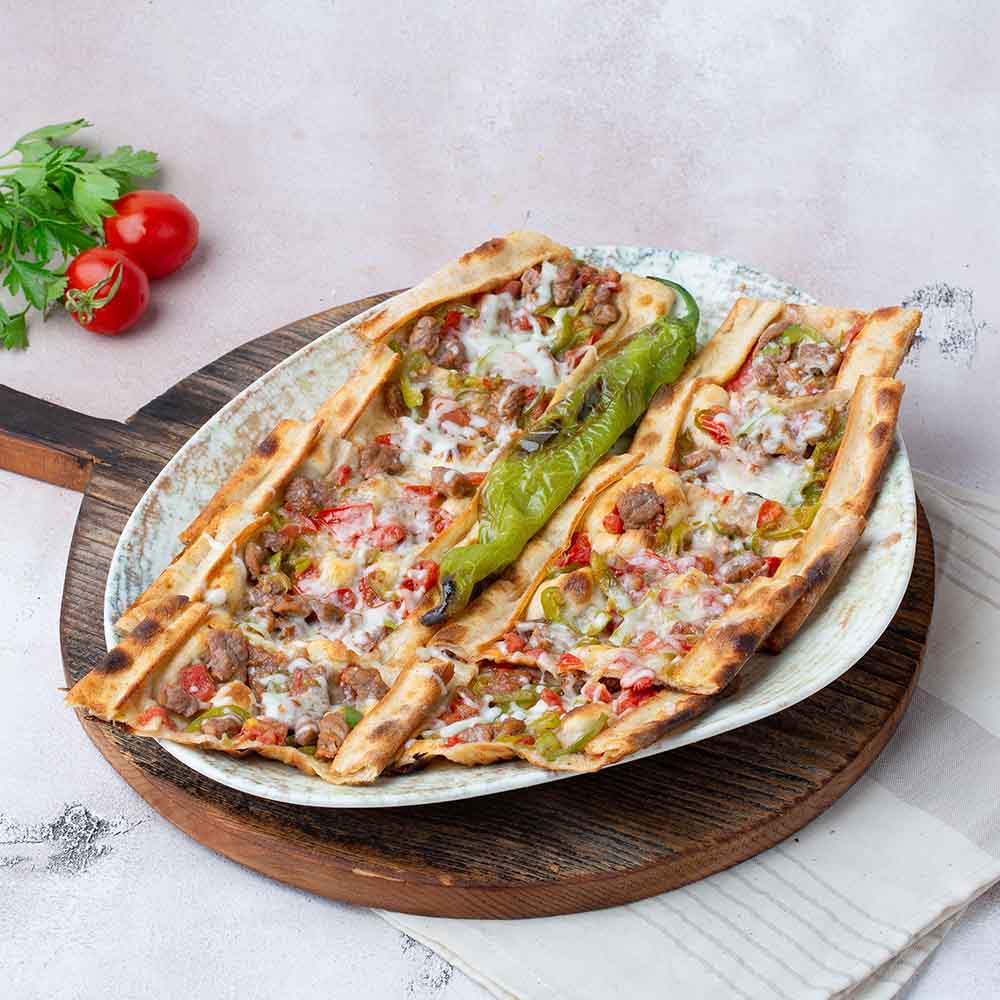 Resim: Kuşbaşılı Kaşarlı Pide